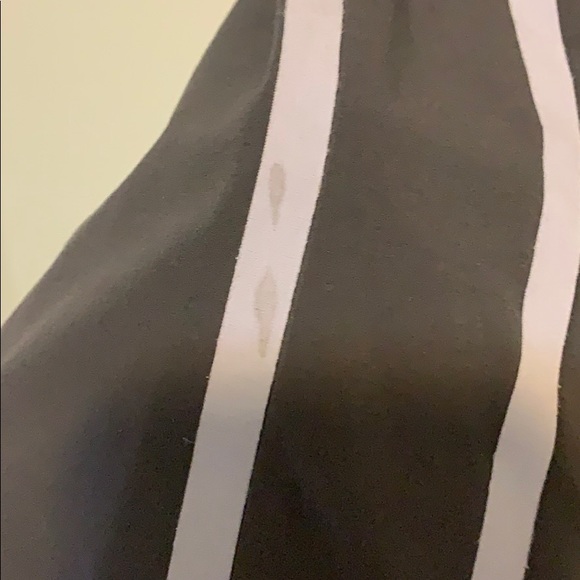 Girl’s Ivivva Capri Joggers - Picture 3 of 4